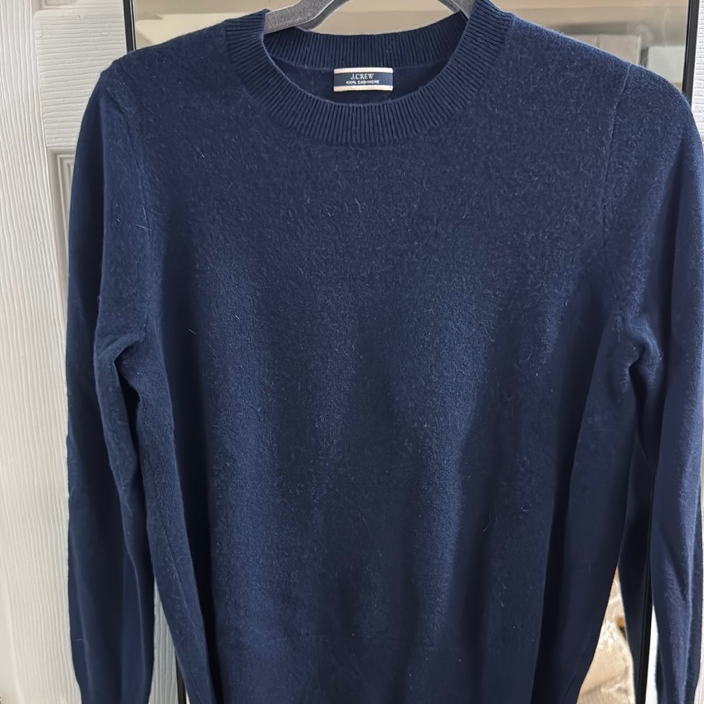 J. Crew women’s 
100 percent cashmere Navy Blue Crew Neck Sweater